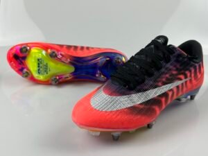 Nike Mercurial Vapor 17 Elite XXVI SG-PRO Football Boots — Featuring Full-Length Internal Air Zoom Cushioning, Waterproof Knit Upper, and Removable SG Studs (Sizes 39–45)